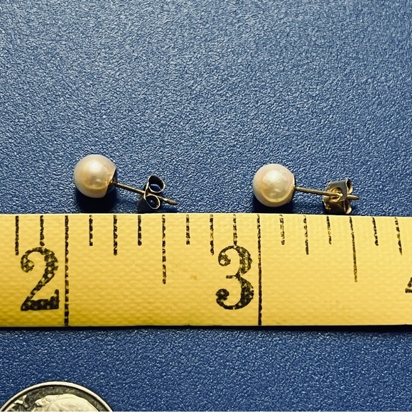 Vintage 14k Yellow Gold Pierced Stud Pearl Earrings (3191) - Picture 11 of 11